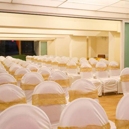 Tuliip Residency Hotel Mumbai Bagian luar foto