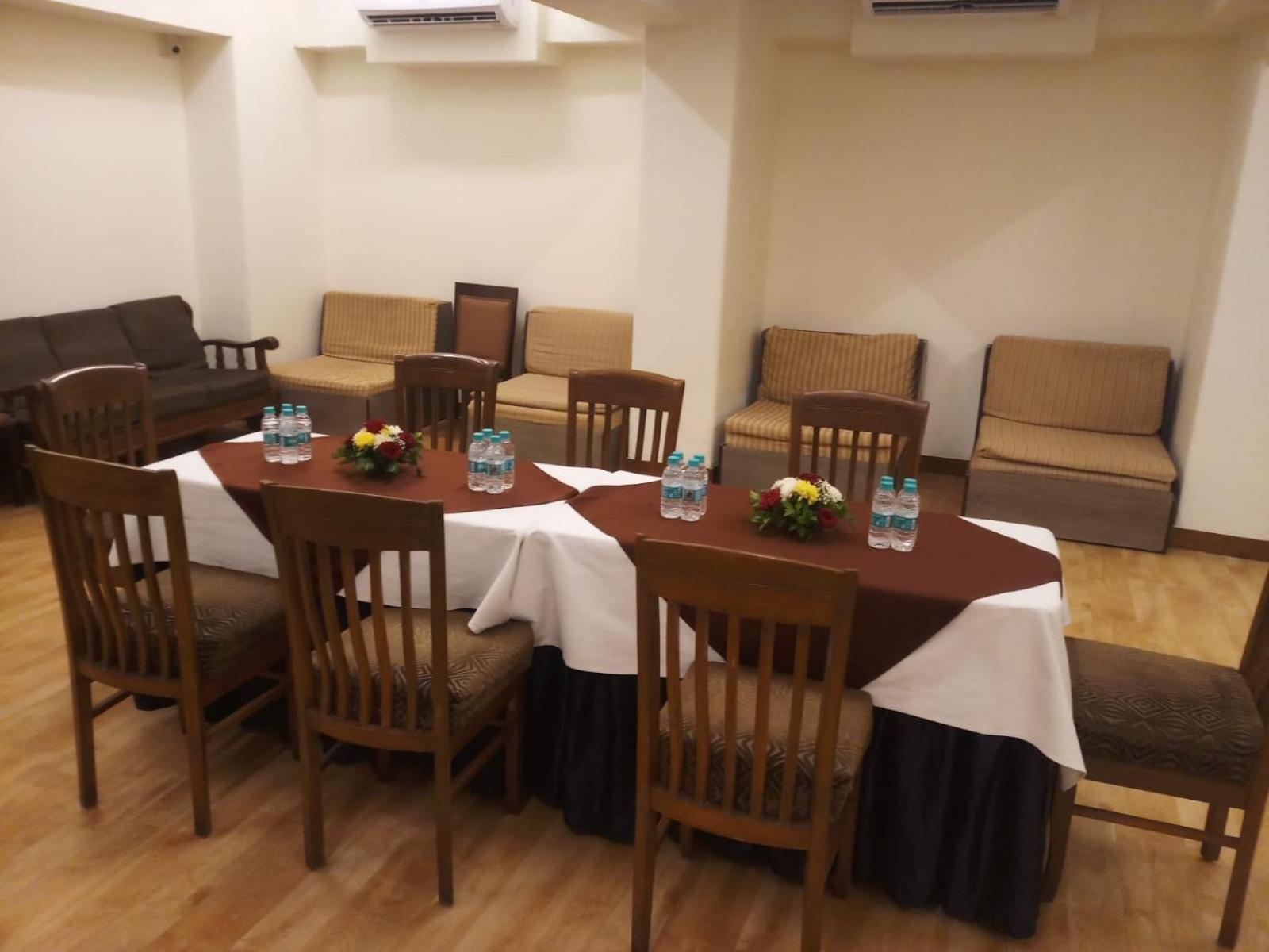 Tuliip Residency Hotel Mumbai Bagian luar foto