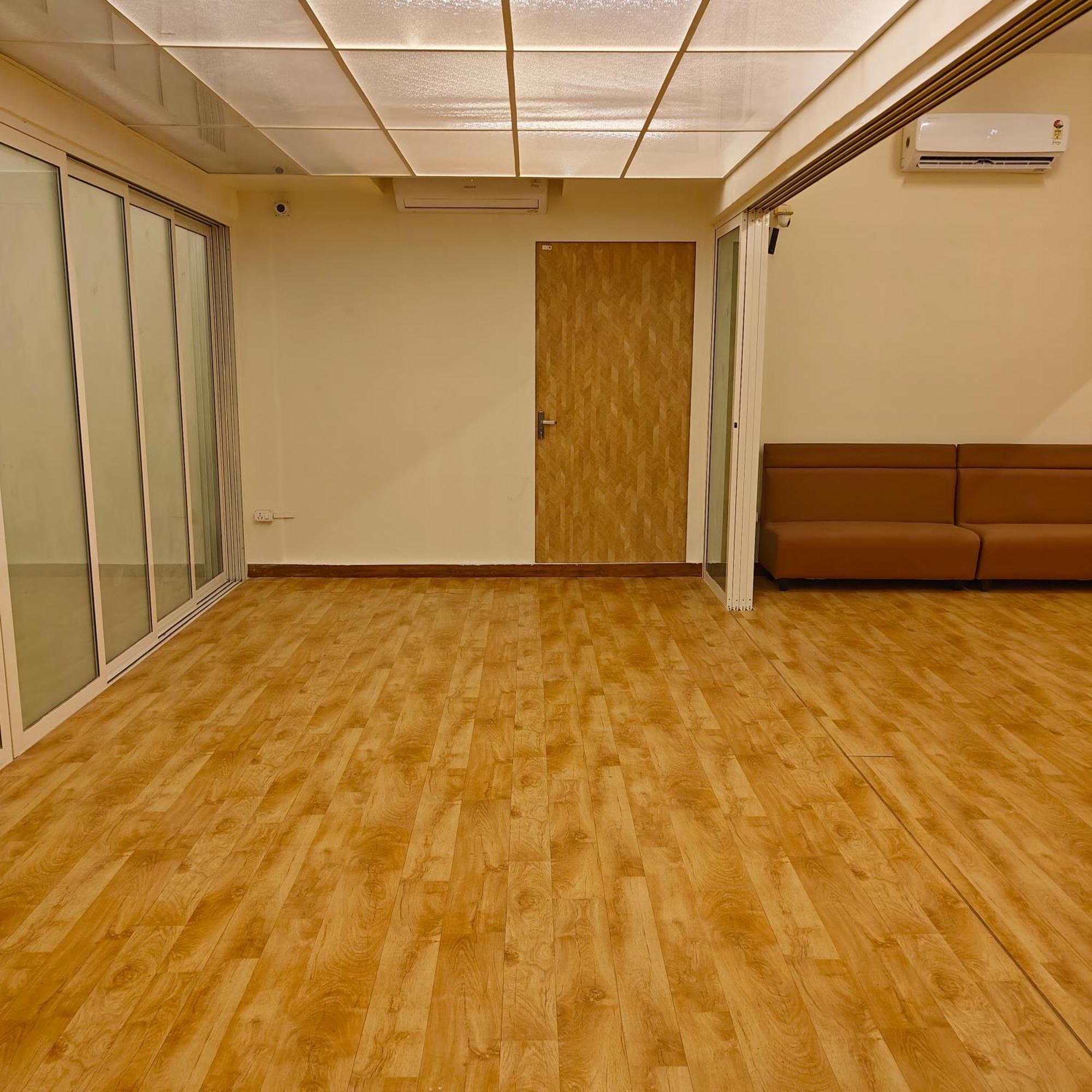 Tuliip Residency Hotel Mumbai Bagian luar foto