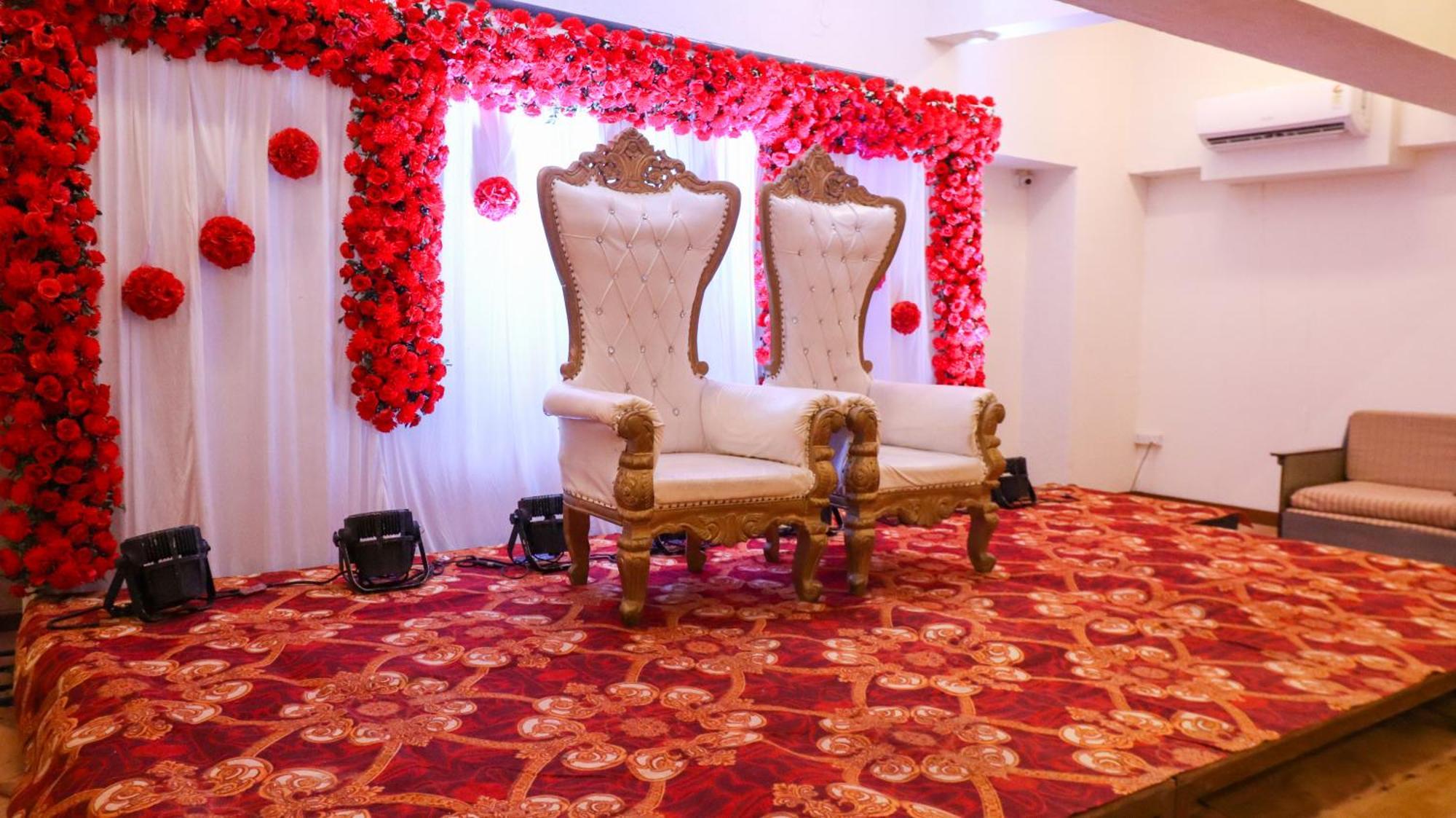 Tuliip Residency Hotel Mumbai Bagian luar foto