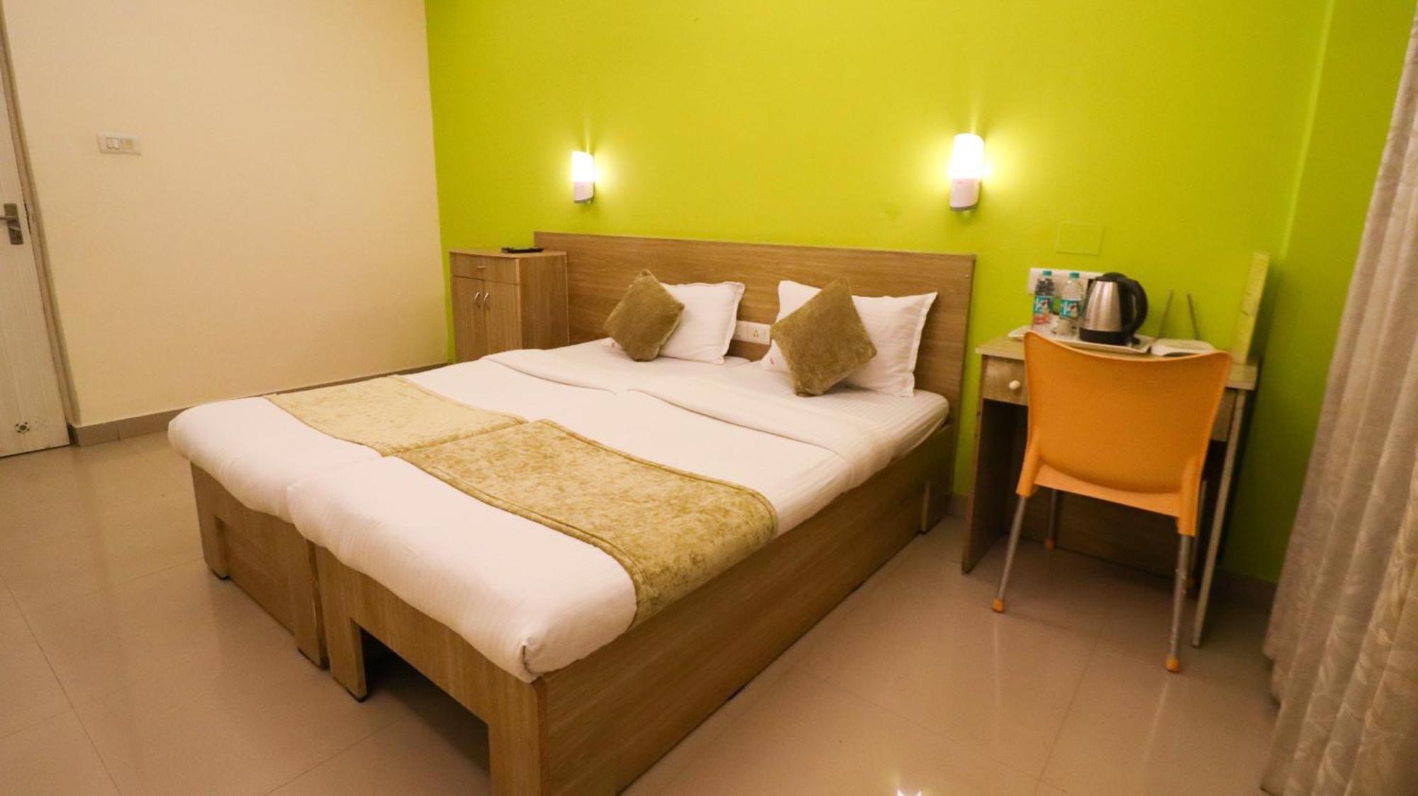 Tuliip Residency Hotel Mumbai Bagian luar foto