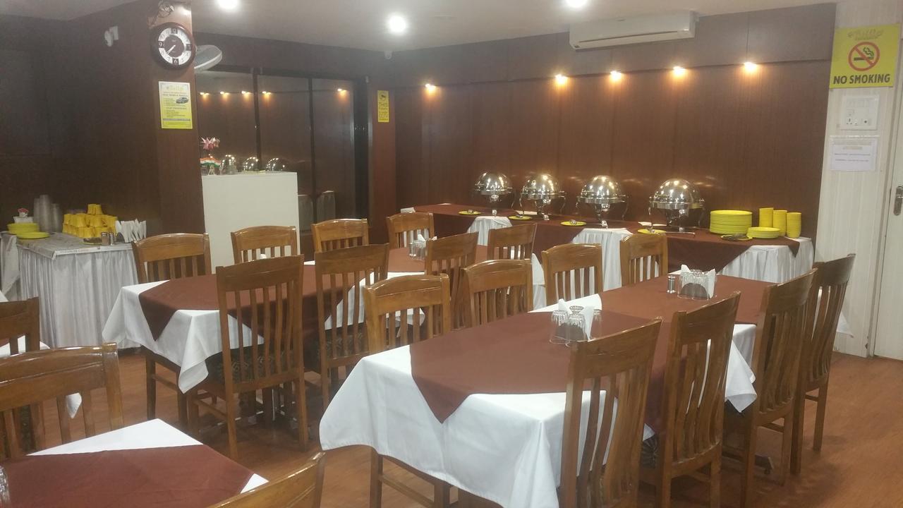 Tuliip Residency Hotel Mumbai Bagian luar foto